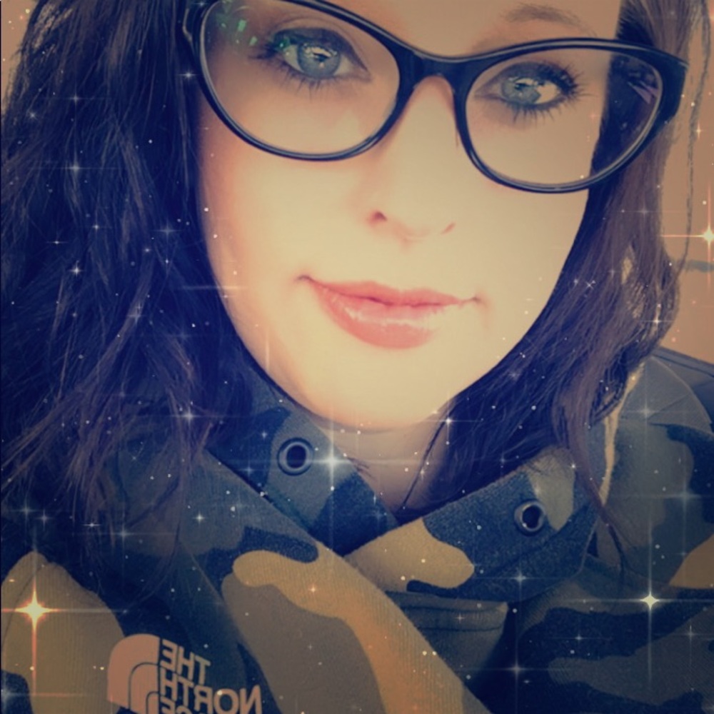 Meet your Posher, Lisa